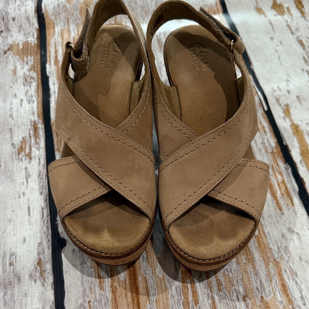 Clark’s Women's Tan Sandals